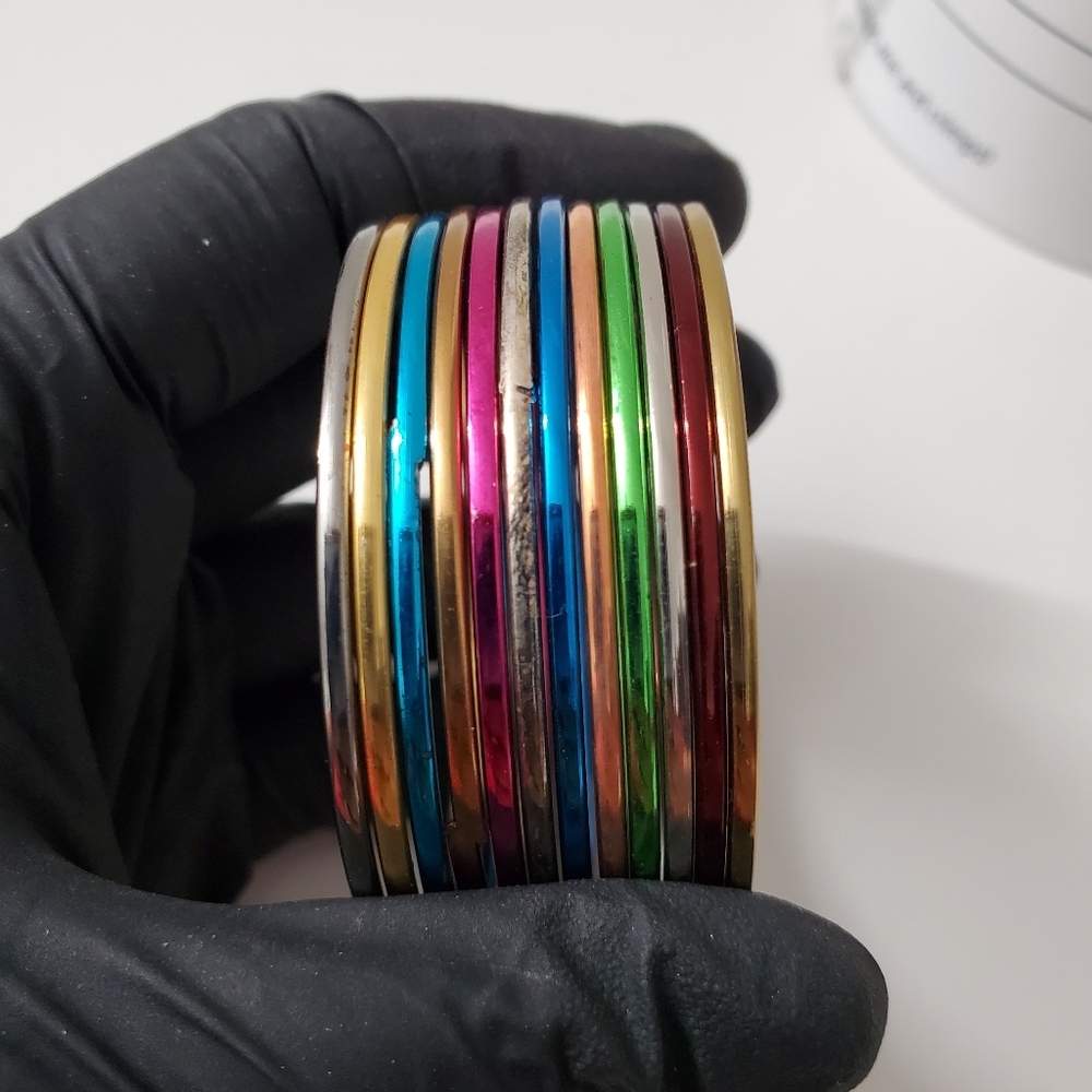 Watch Video / Multi-Tone Bangle Set - Picture 3 of 5